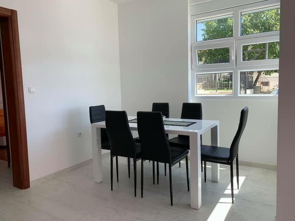 Apartments Bujkovic Bar Bagian luar foto